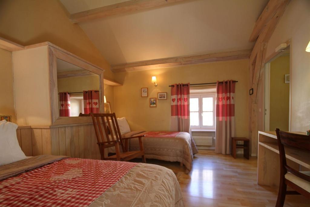 Hotel La Bougnate Blesle Exteriör bild